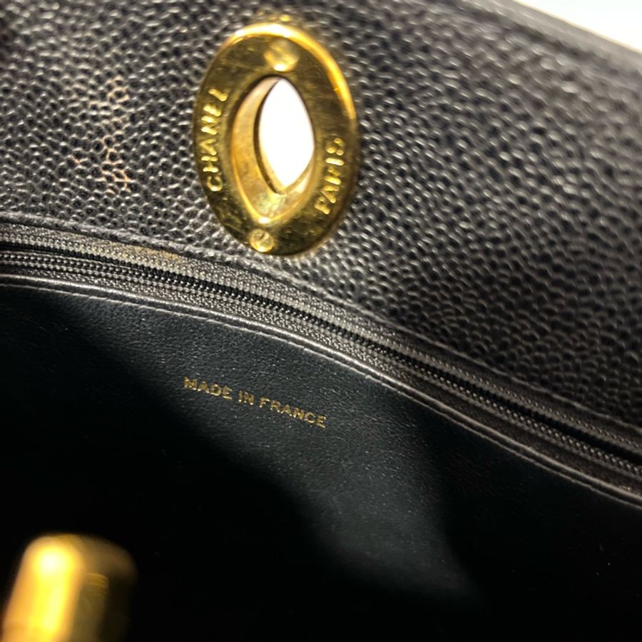 🔥🔥🔥100% Authentic Chanel 黑色荔枝皮配金釦肩背包-17