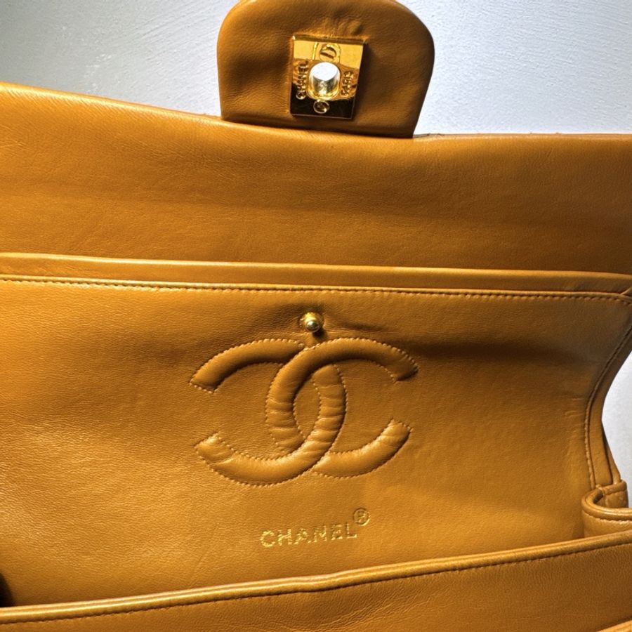 CHANEL Vintage CF 古董焦糖口蓋包📻24K金棕2開老香-11