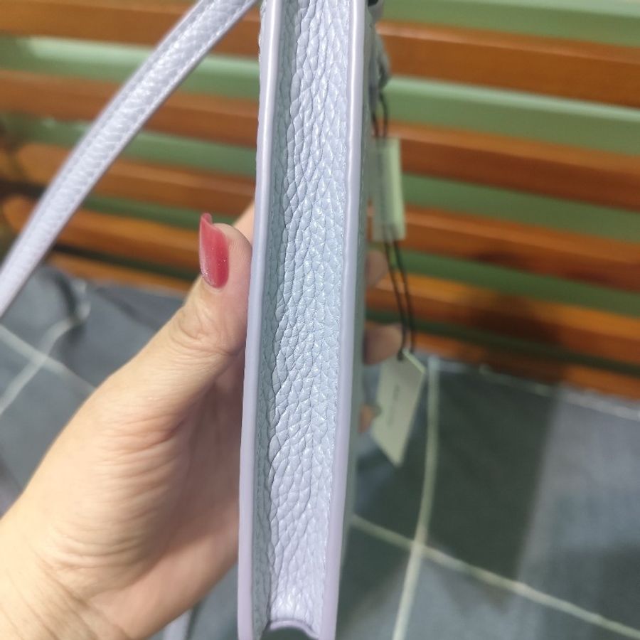 MJ Marc Jacobs 金屬LOGO釦式斜背卡片手機包 薰衣草紫 全新(年末限時特價1/1止)-6