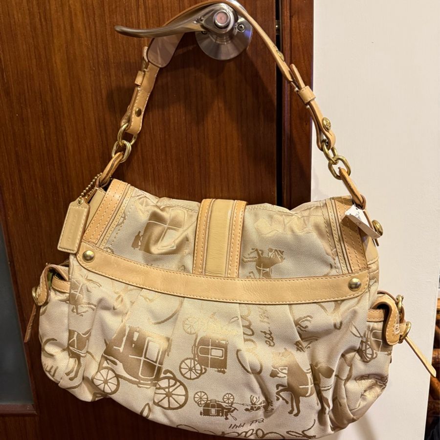 Coach 肩背包-1