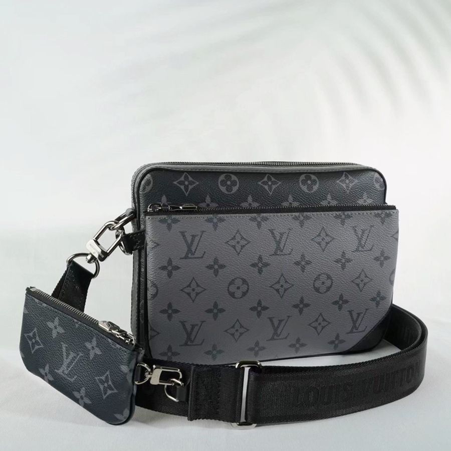 【全新全配/序號】Louis Vuitton 路易威登 LV 三合一郵差包 Trio 斜背包 黑武士 灰色/黑色 M69443-0