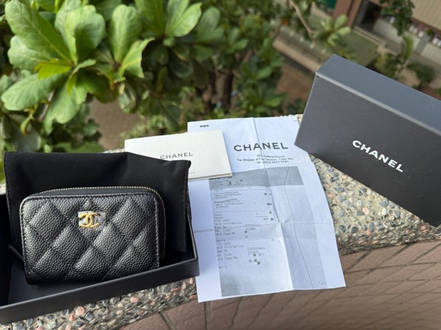 全新CHANEL香奈兒 AP0216 黑荔枝金扣ㄇ字拉鍊三層零錢包-0