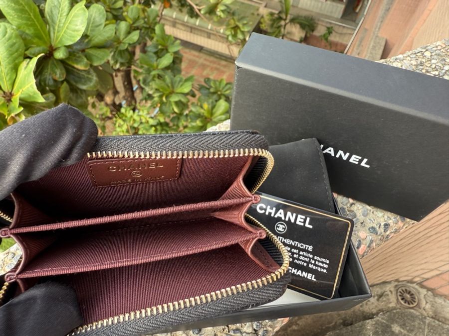 全新CHANEL香奈兒 AP0216 黑荔枝金扣ㄇ字拉鍊三層零錢包-7