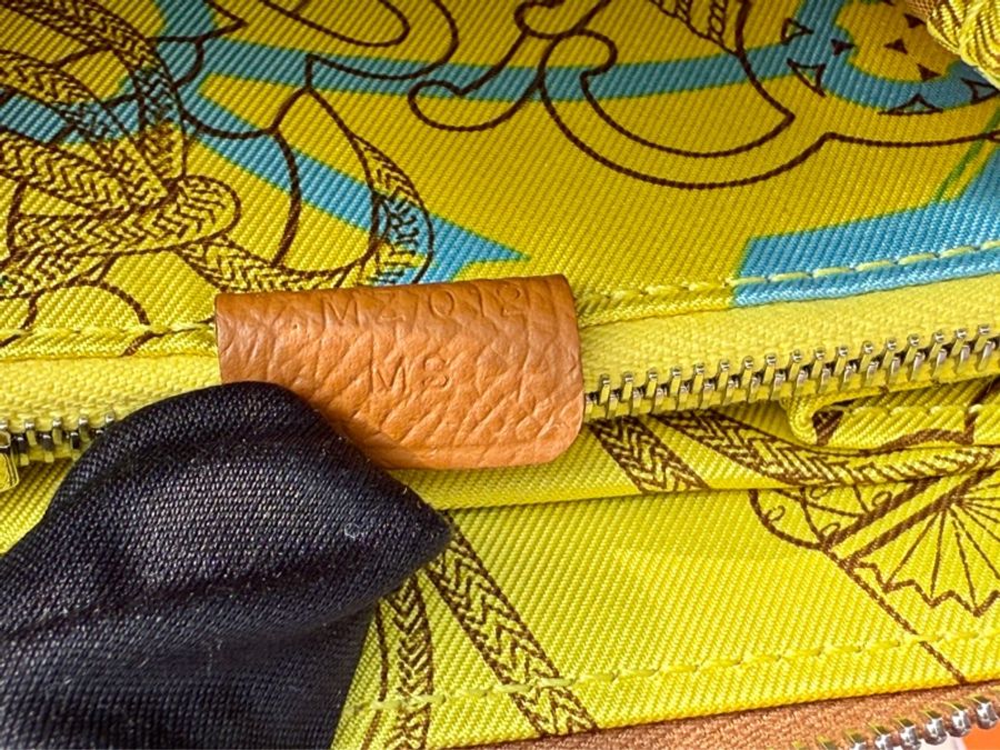 全新HERMES金棕色Silk In Epsom銀拉鏈黃色圖騰內裡絲巾短夾-10