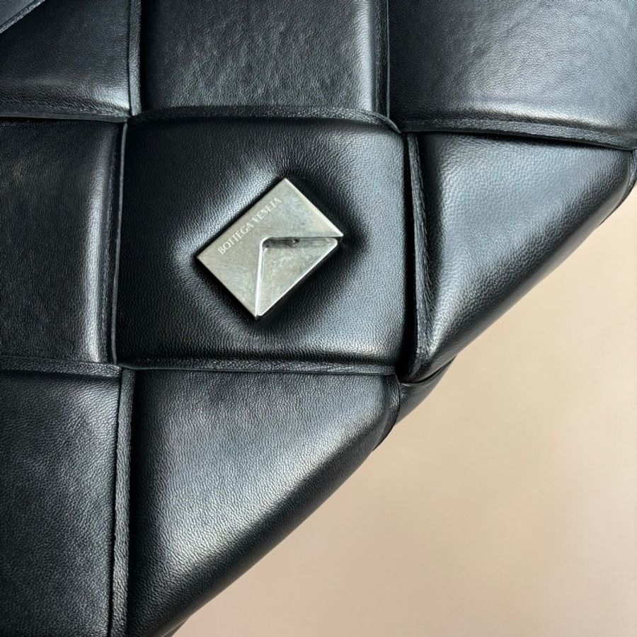 ::BOTTEGA VENETA:: BV 黑色 Padded Top Handle 大編織手提斜背包-13