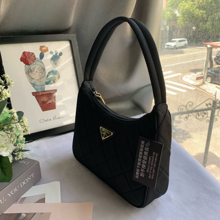 PRADA 金色三角牌Logo 菱格紋尼龍迷你手提包(黑色)-2