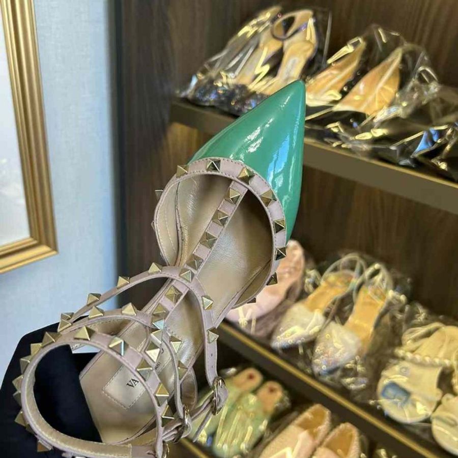 VALENTINO鉚釘鞋 尺寸37碼 沒穿幾次-2