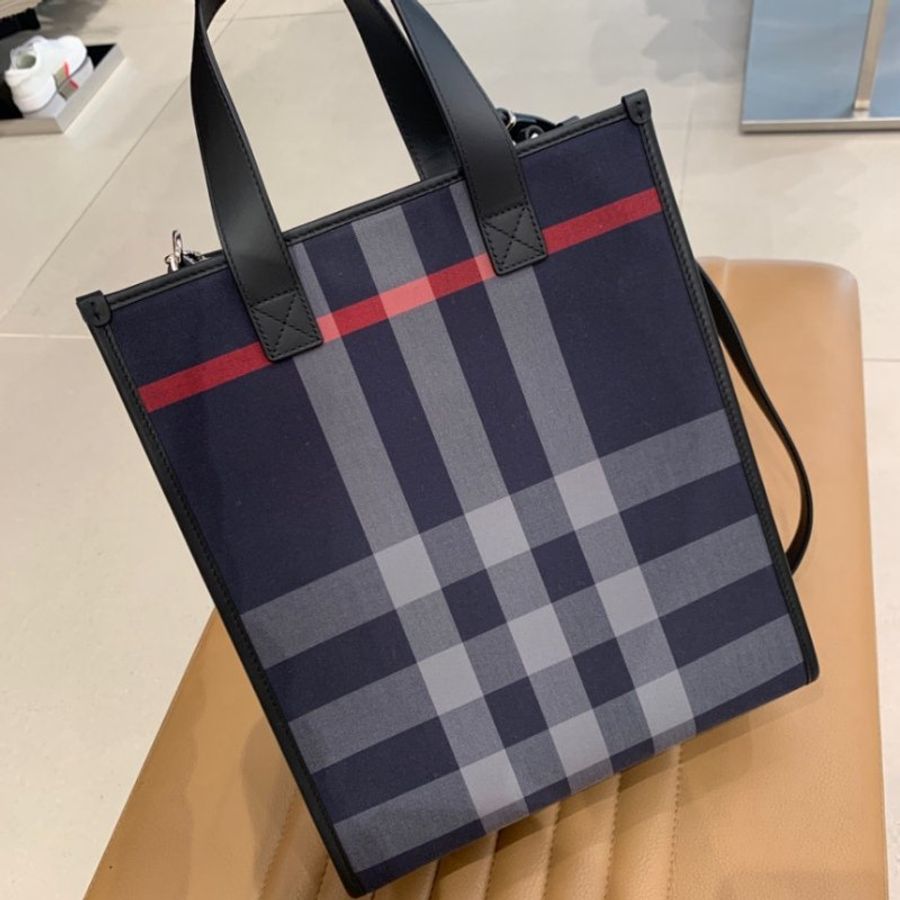 🧧新年特價活動🧧Burberry 80840591 男款 Book Tote 藍色格紋帆布皮飾托特包 附可拆長肩帶-3
