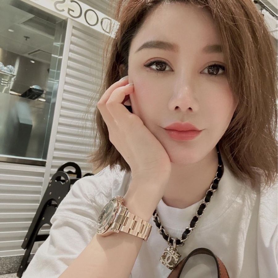 香奈兒CHANEL 白色琺瑯雙C骰子吊墜穿皮項鍊-23