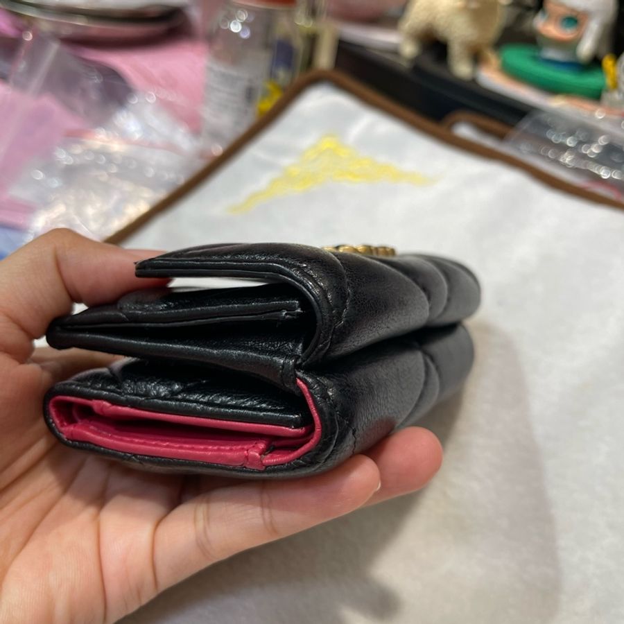 Chanel 19黑金羊皮三折短夾-8