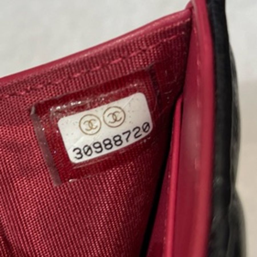 Chanel 19黑金羊皮三折短夾-16