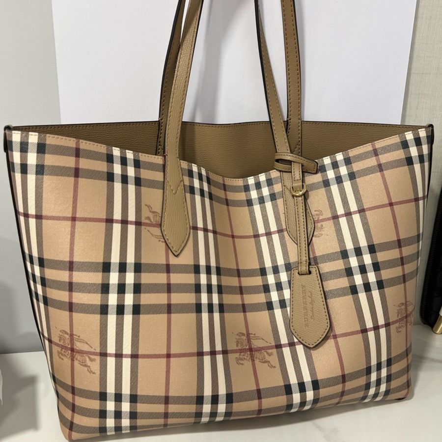 🔥🔥🔥100% Authentic Burberry Reversible 雙面可用托特包-1