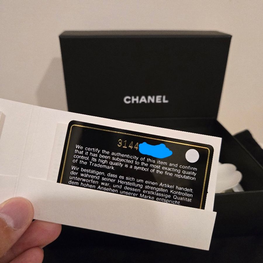 CHANEL 21K 小公文包|黑金羊皮 mini top handle|手提斜背兩用-36