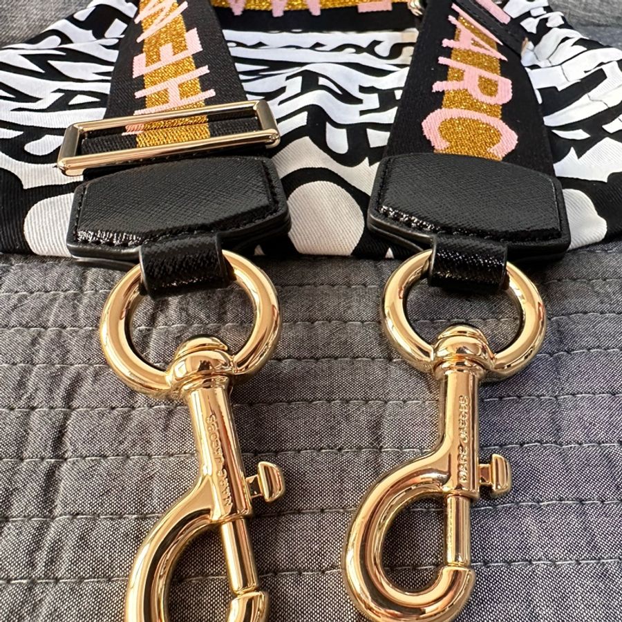 MARC JACOBS 相機包-13