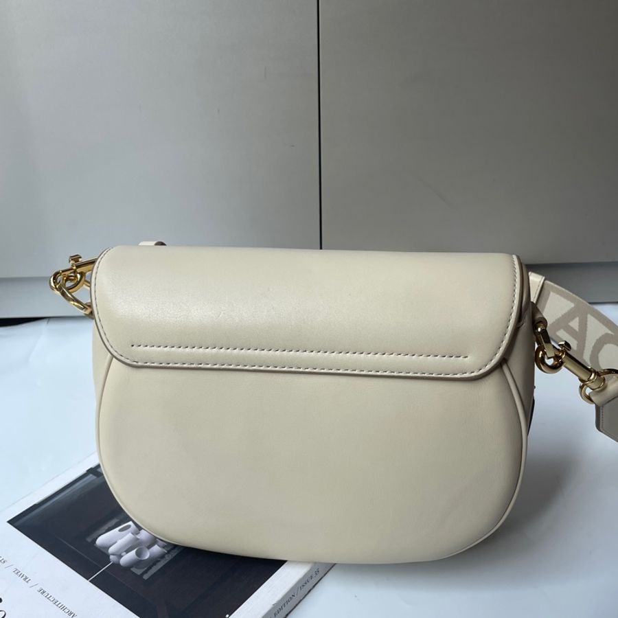 Marc Jacobs 半圓寬帶肩背包-1