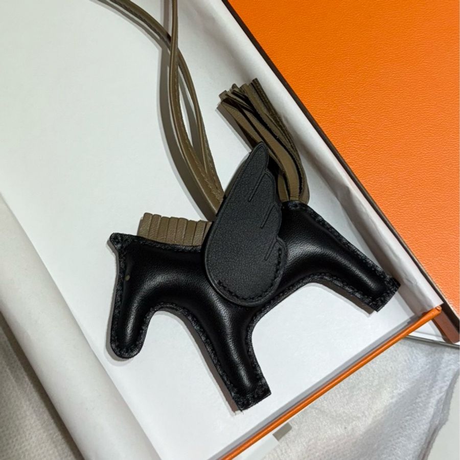 Hermes 愛馬仕 RODEO飛馬造型小羊皮吊飾(迷你-黑/大象灰色)PM-0