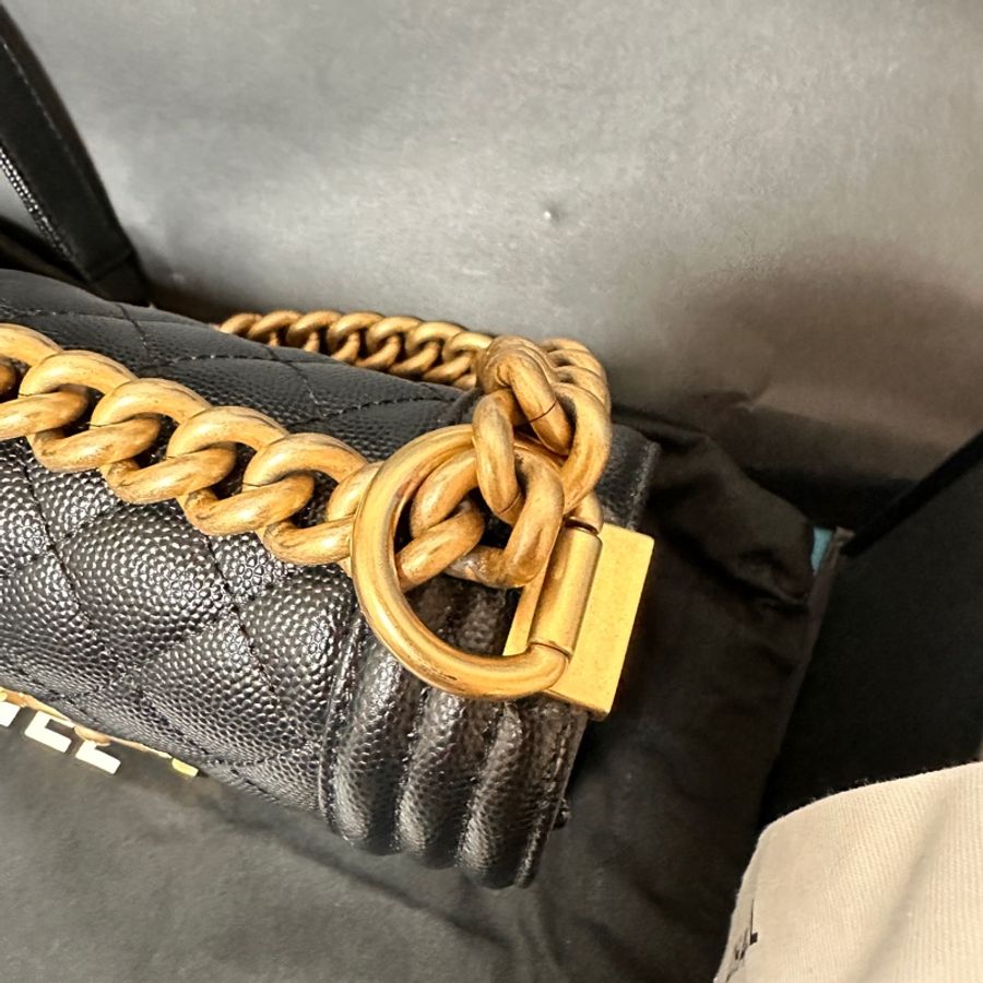 💠CHANEL 黑金荔枝牛皮BOY20 晶片款 #香奈兒-17
