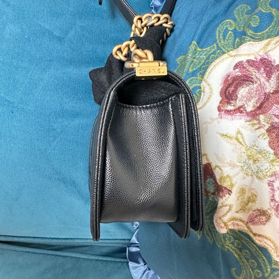💠CHANEL 黑金荔枝牛皮BOY20 晶片款 #香奈兒-12