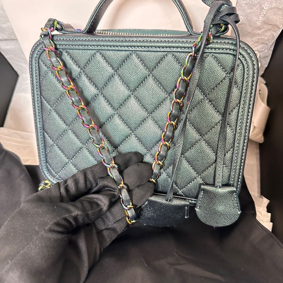 Chanel 藍綠幻彩荔枝牛皮菱格銀釦ㄇ拉手提斜背化妝箱包Vanity case-12