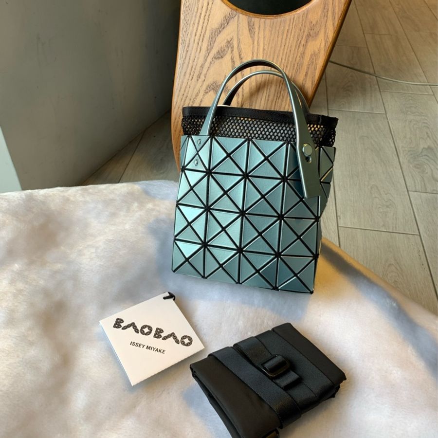 ISSEY MIYAKE BAO BAO LUCENT BOXY 4X4 迷你金屬色(淺藍色)-0