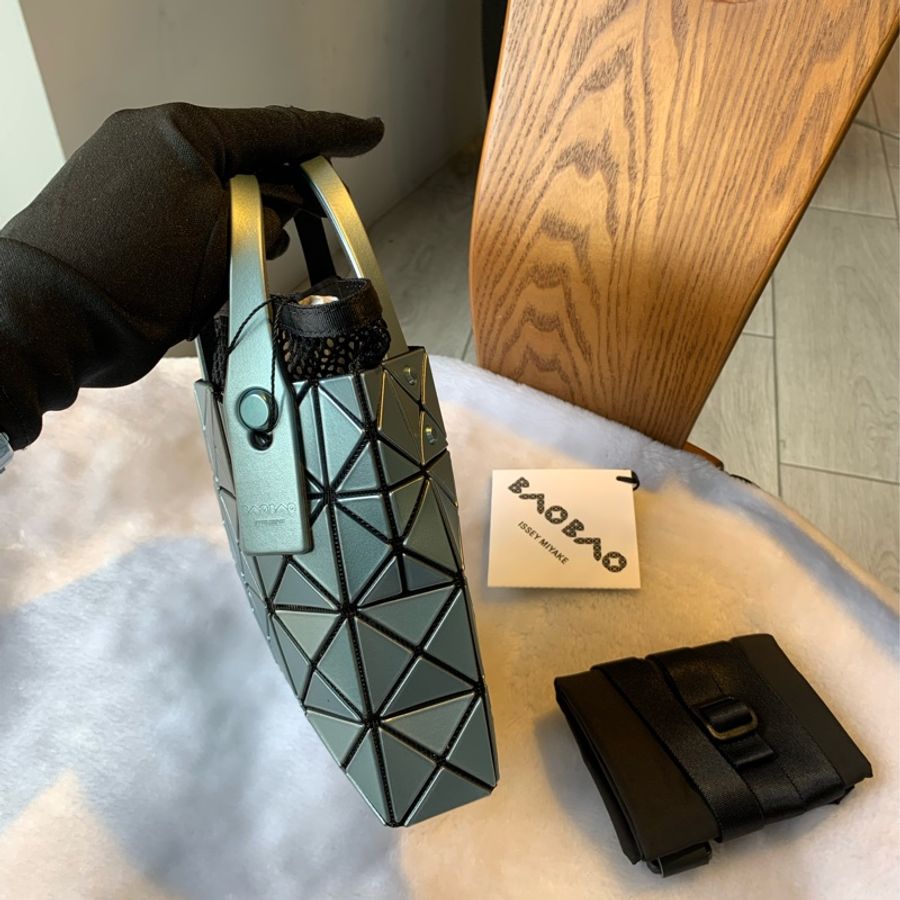 ISSEY MIYAKE BAO BAO LUCENT BOXY 4X4 迷你金屬色(淺藍色)-3