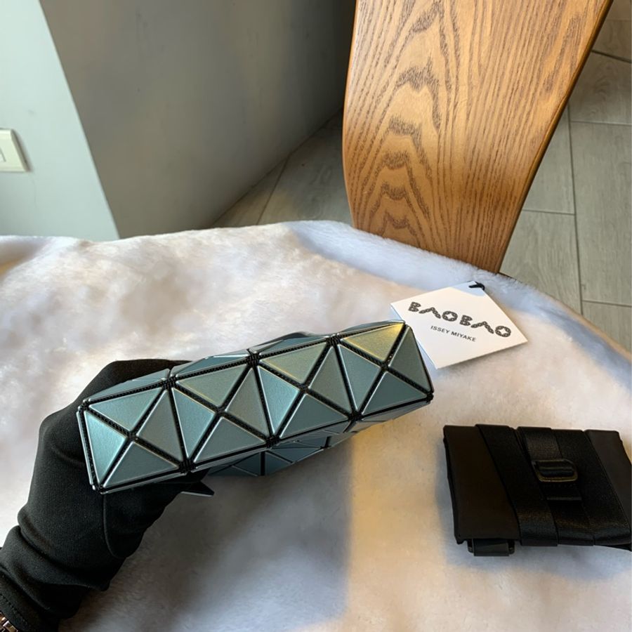 ISSEY MIYAKE BAO BAO LUCENT BOXY 4X4 迷你金屬色(淺藍色)-4