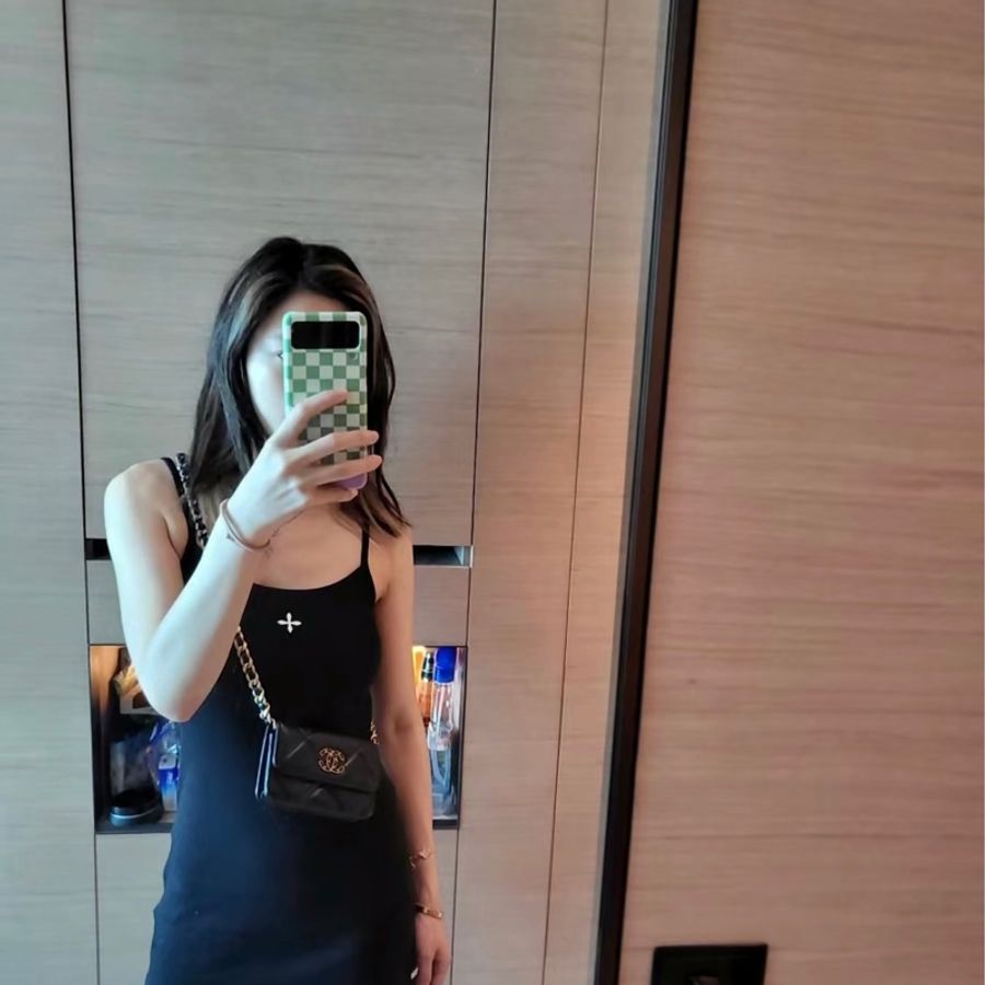 CHANEL香奈兒19手機包-16