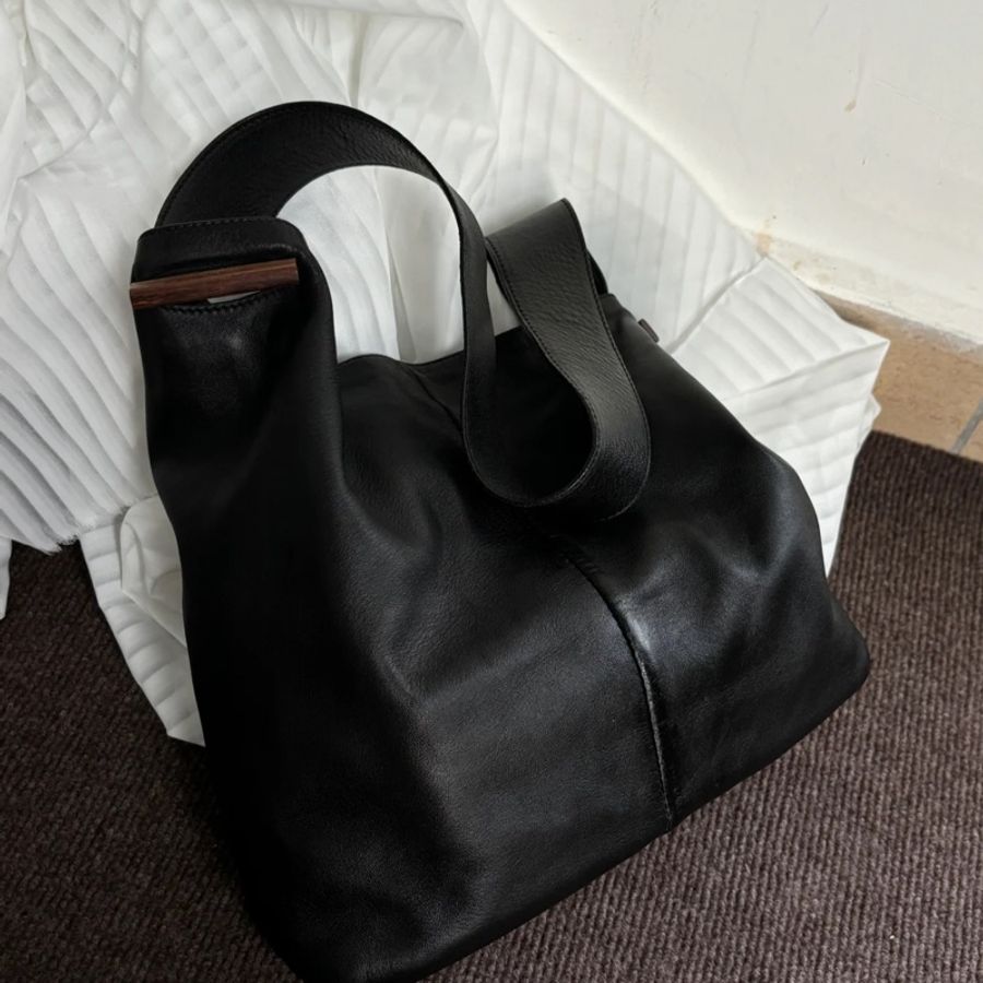 Loewe 木扣黑色hobo肩背包-0
