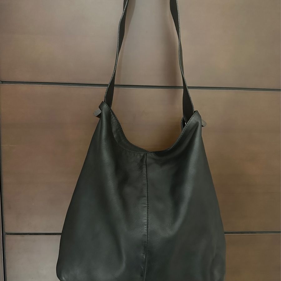 Loewe 木扣黑色hobo肩背包-5