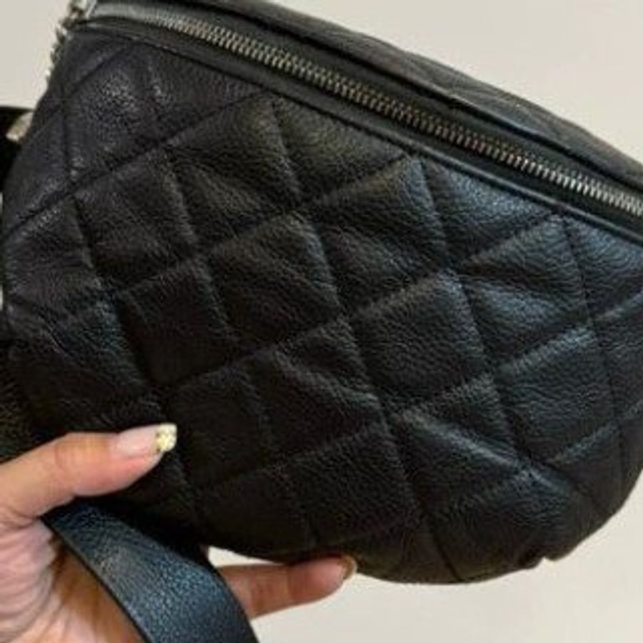CHANEL 香奈兒 黑色 荔枝紋牛皮 Uniform 員工包 腰包 胸包 斜背包 胸口包 肩背包-14