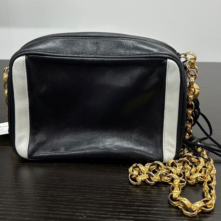 《初》 Chanel 經典黑白配色相機包-2