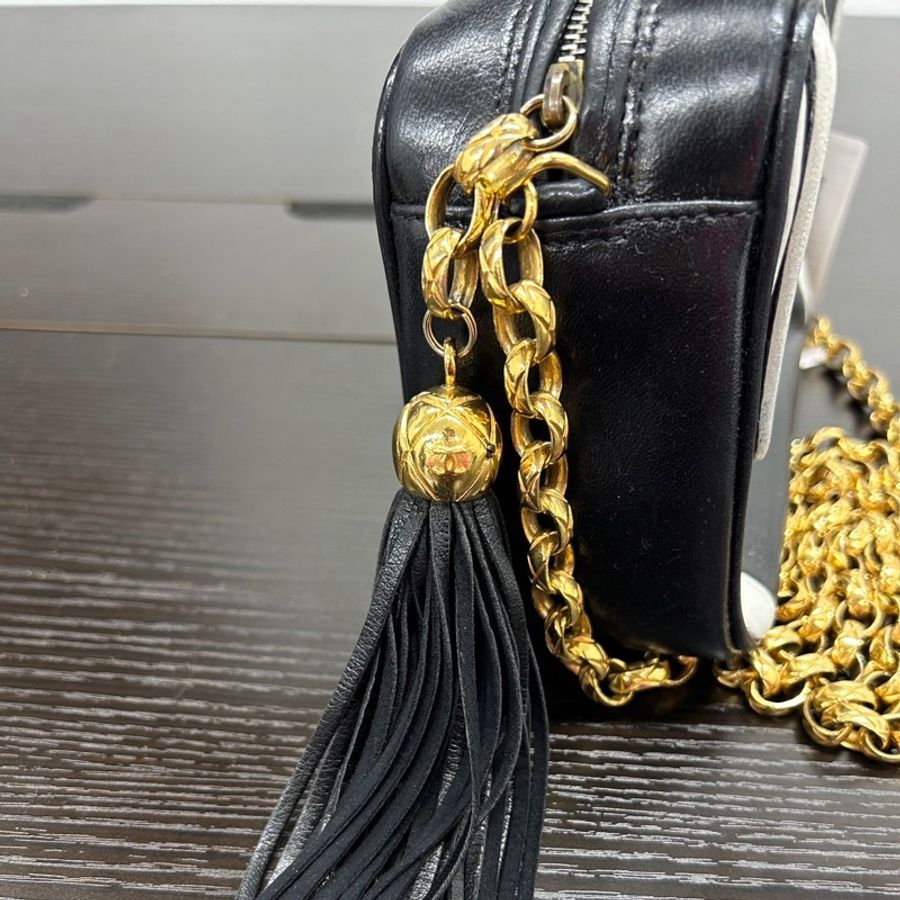 《初》 Chanel 經典黑白配色相機包-4