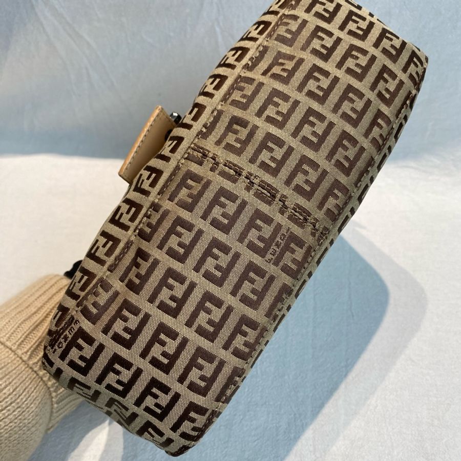 Fendi vtg 園弧翻蓋稀有法棍腋下包-5