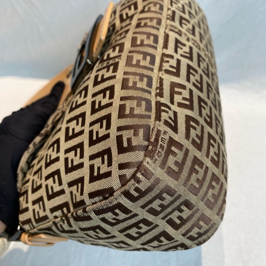 Fendi vtg 園弧翻蓋稀有法棍腋下包-6