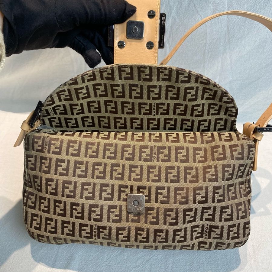Fendi vtg 園弧翻蓋稀有法棍腋下包-8