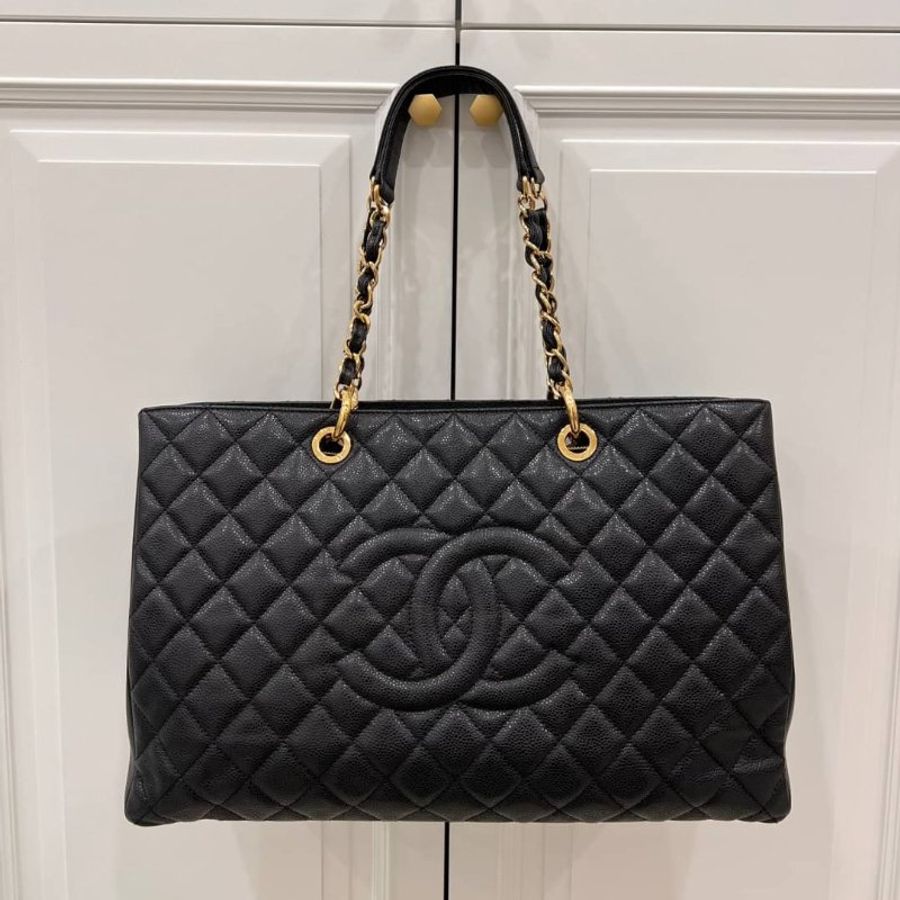 chanel gst maxi 黑色 荔枝皮 肩背包 側背包 手提包 購物包 購物袋 公事包 電腦包-1