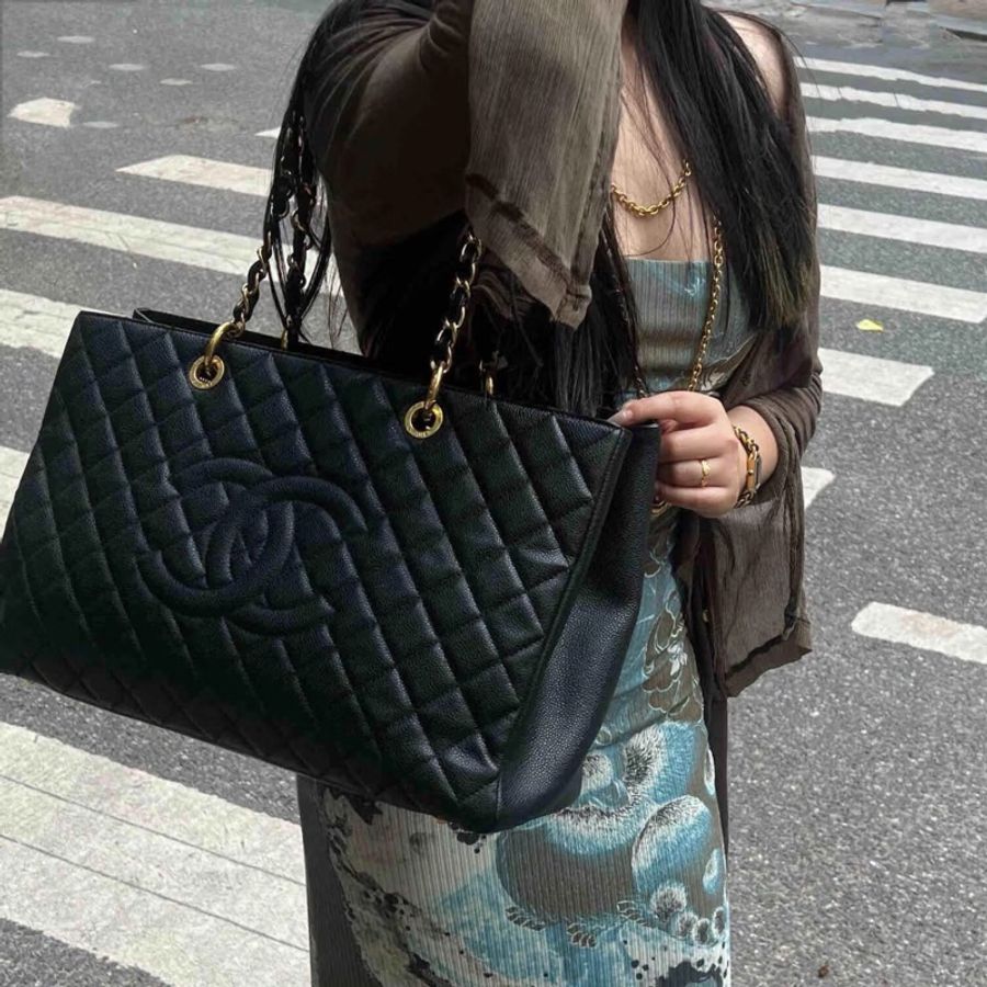 chanel gst maxi 黑色 荔枝皮 肩背包 側背包 手提包 購物包 購物袋 公事包 電腦包-9