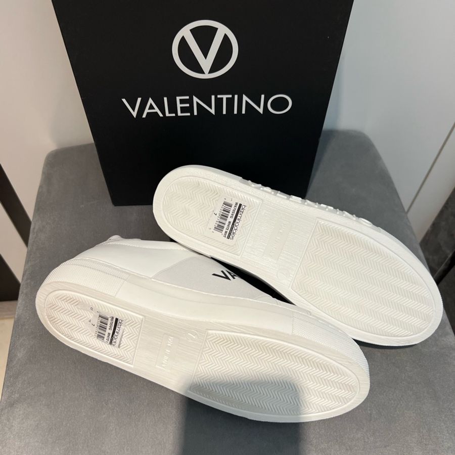 🔥🔥🔥100% Authentic Valentino 女性球鞋-9