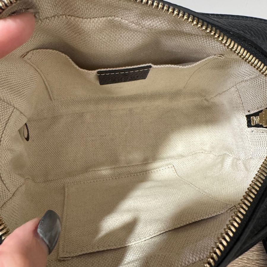 Gucci Soho Disco 黑牛皮相機包-7