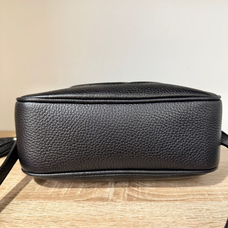 Gucci Soho Disco 黑牛皮相機包-11