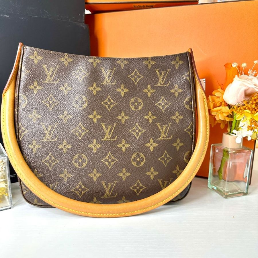 (觀塘實體店)LV 中古款 Looping (手挽位已上油翻新)-0