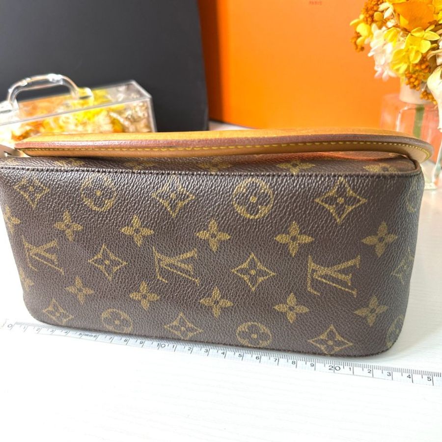 (觀塘實體店)LV 中古款 Looping (手挽位已上油翻新)-4
