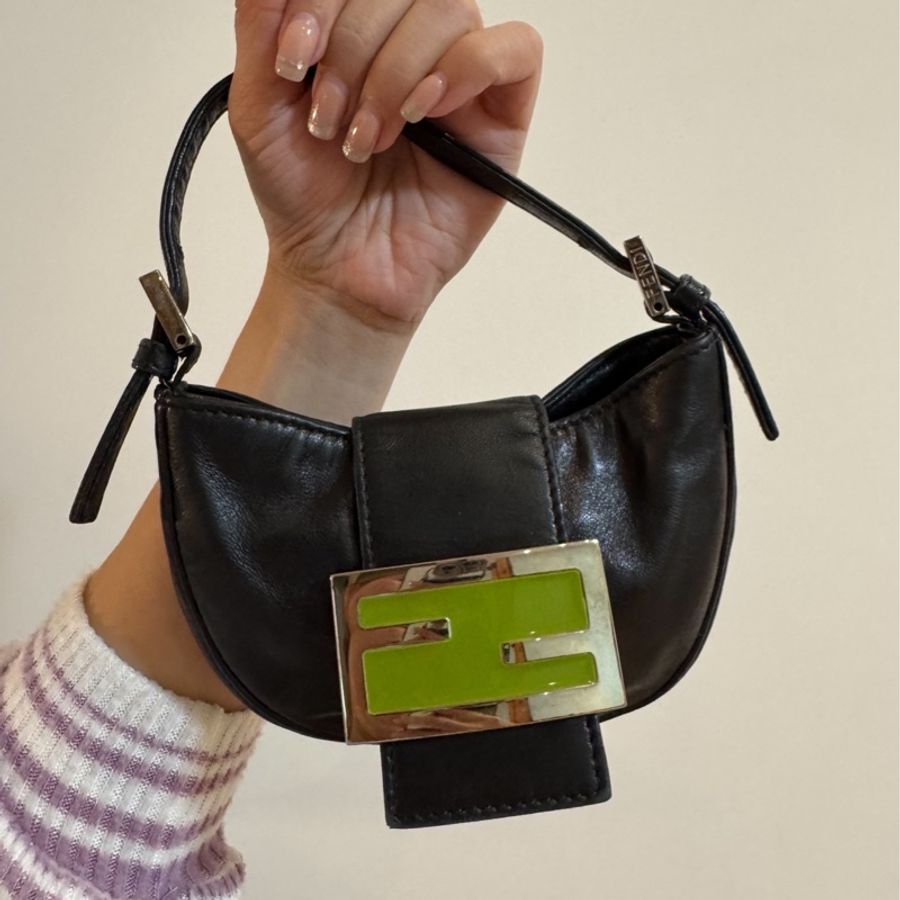 Fendi vintage 小元宝 手提包 手挽包 小廢包 廢包 斜背包 手拿包-1