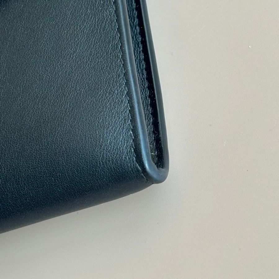 ::Dior:: Bobby黑皮革金CD LOGO鏈帶手拿斜背包-12