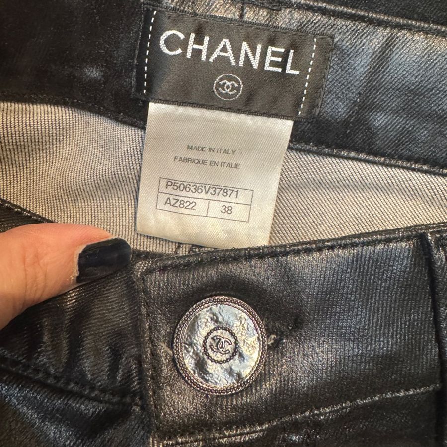 Chanel香奈兒 黑色刷漆硬挺牛仔褲-2