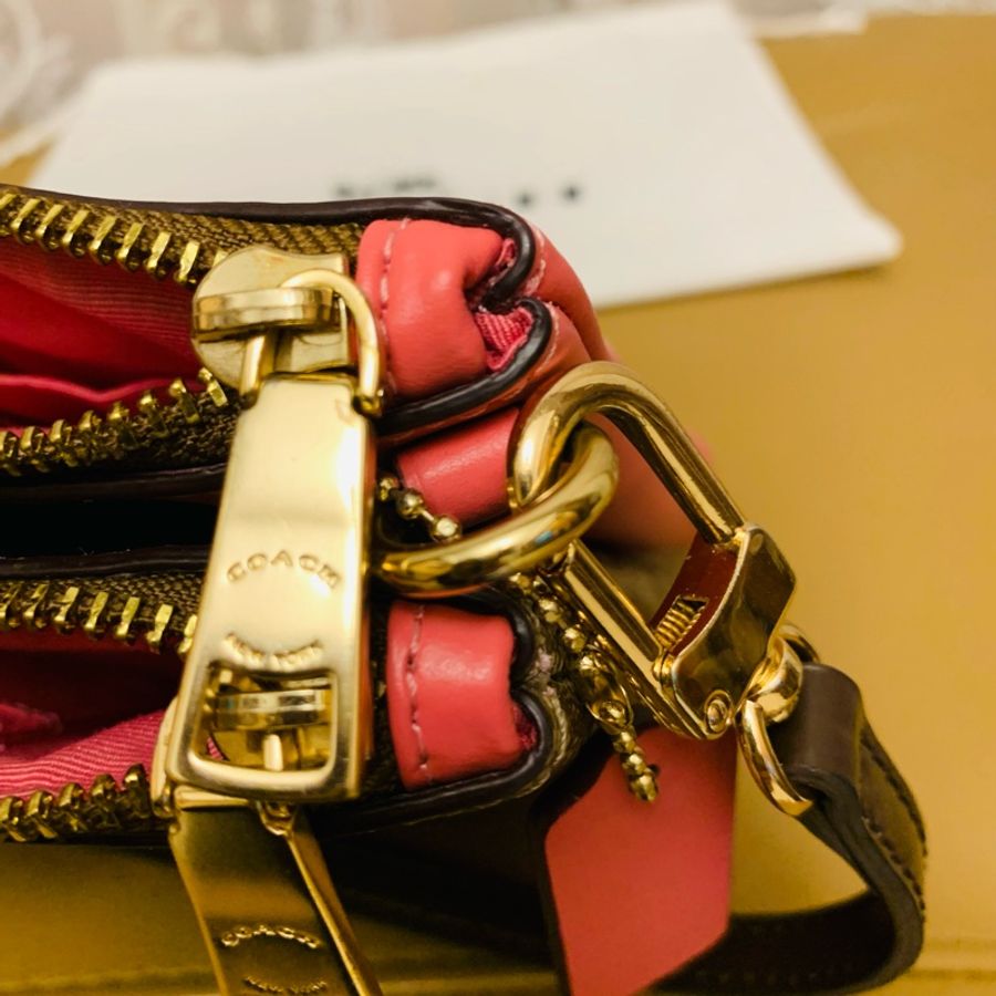 COACH 老花兩色兩面棕色粉色雙層斜背包-12