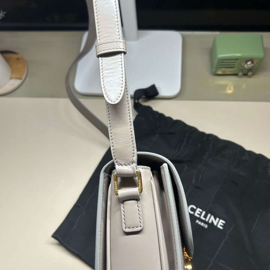 CELINE TRIOMPHE 亮澤牛皮革肩背包保養良好-15