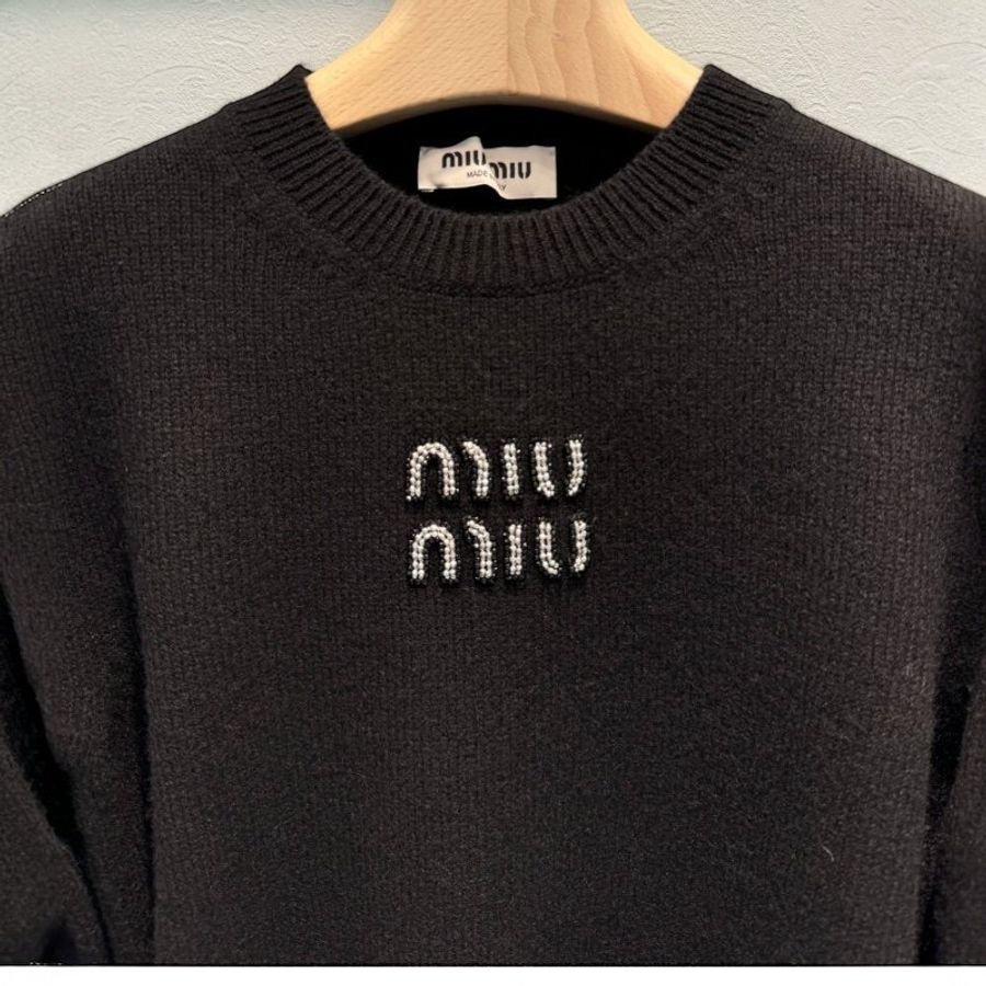 🧧新年特價活動🧧Miu Miu 女款 短版羊絨針織毛衣/上衣 黑色 IT 38/40/42《當季專櫃正售★全新商品 》-4