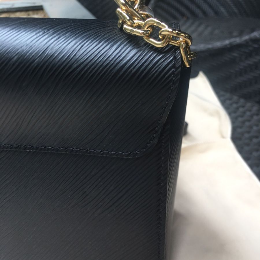 LOUIS VUITTON 經典百搭金鍊黑色 EPI TWIST-4