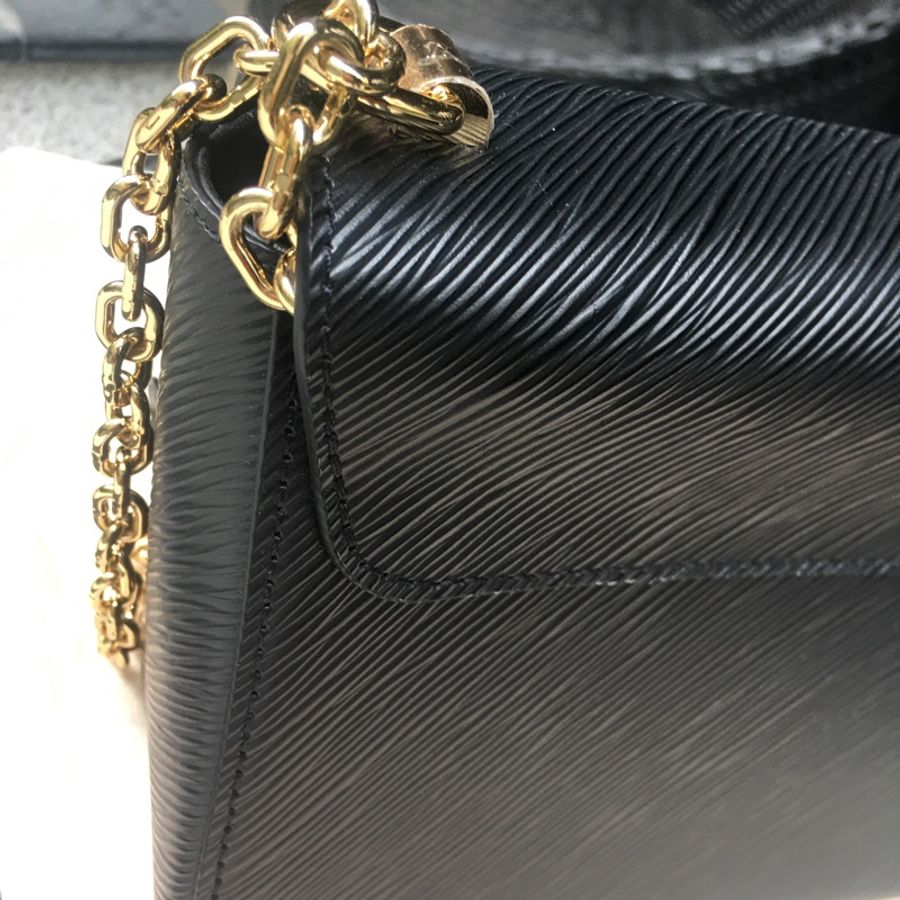LOUIS VUITTON 經典百搭金鍊黑色 EPI TWIST-8